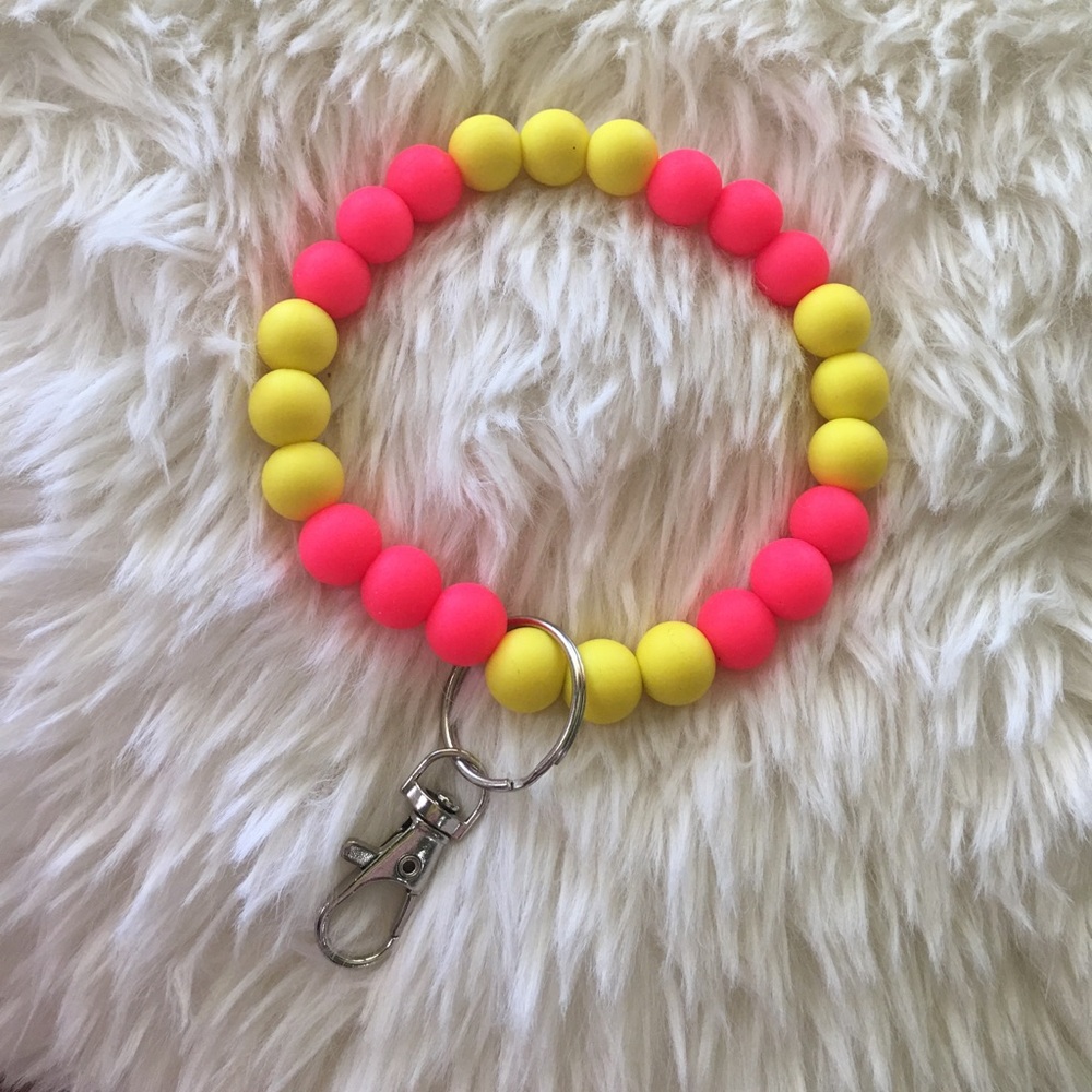 Silicone wristlet